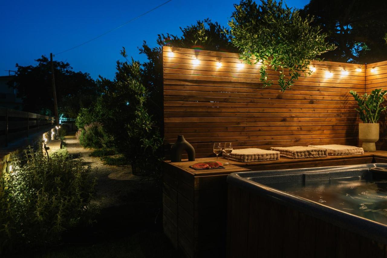 Villa Repsimia With Private Jacuzzi Kokkinos Pirgos Exterior photo